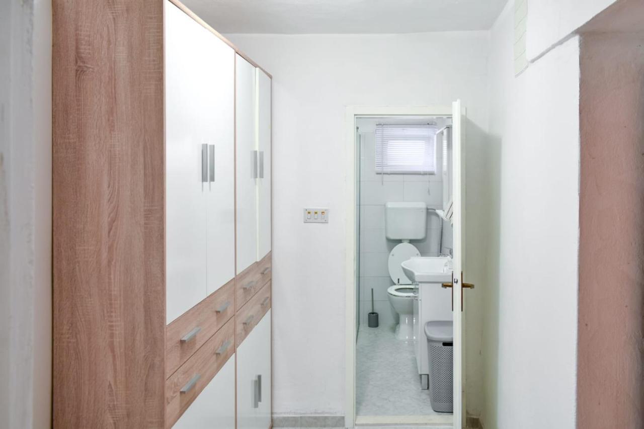 Appartamento Apartman Karmen Kaštela Esterno foto